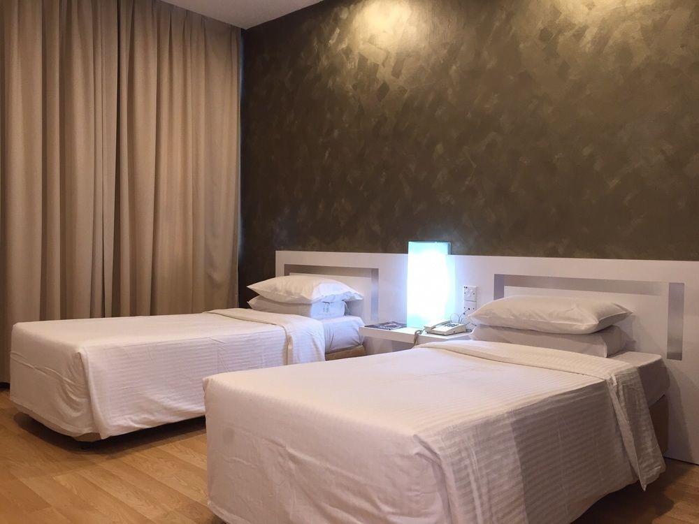 Oyo 232 The Suraya Hotel Kuantan Ngoại thất bức ảnh