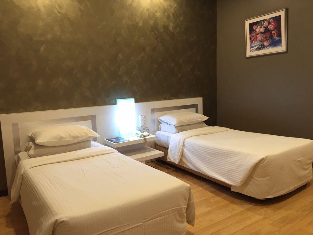 Oyo 232 The Suraya Hotel Kuantan Ngoại thất bức ảnh