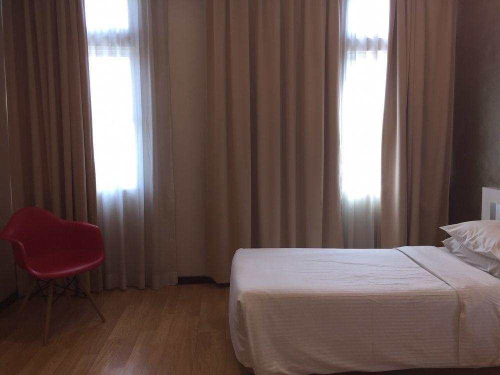 Oyo 232 The Suraya Hotel Kuantan Ngoại thất bức ảnh