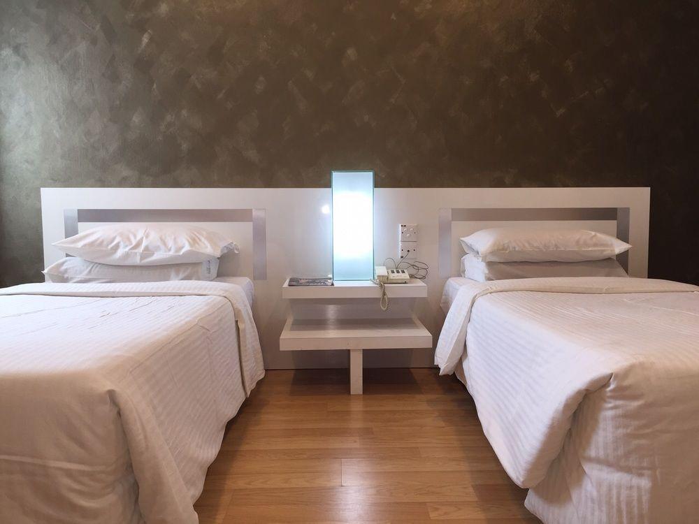 Oyo 232 The Suraya Hotel Kuantan Ngoại thất bức ảnh