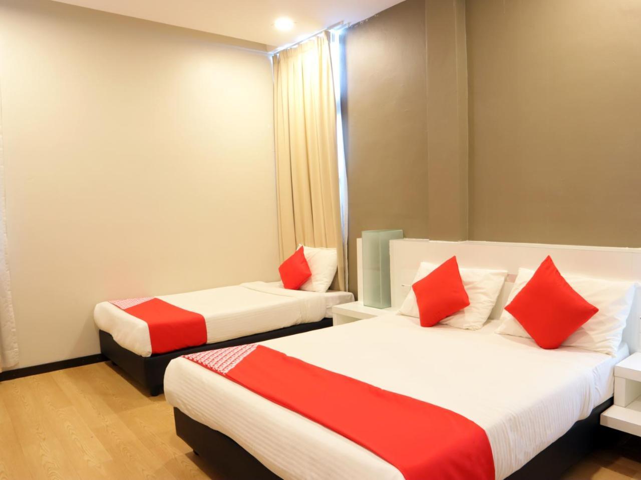 Oyo 232 The Suraya Hotel Kuantan Ngoại thất bức ảnh