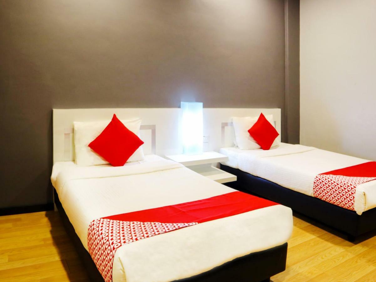 Oyo 232 The Suraya Hotel Kuantan Ngoại thất bức ảnh