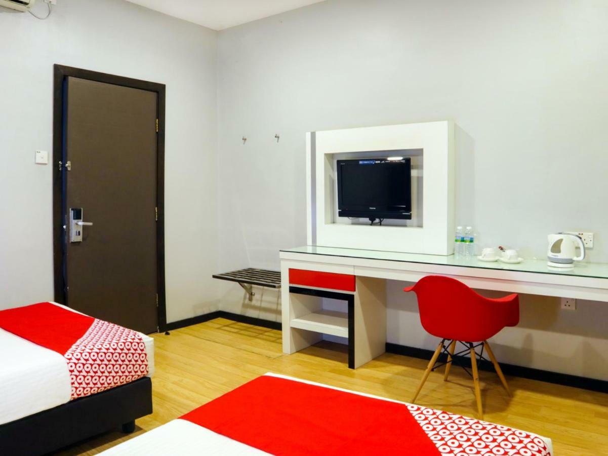 Oyo 232 The Suraya Hotel Kuantan Ngoại thất bức ảnh