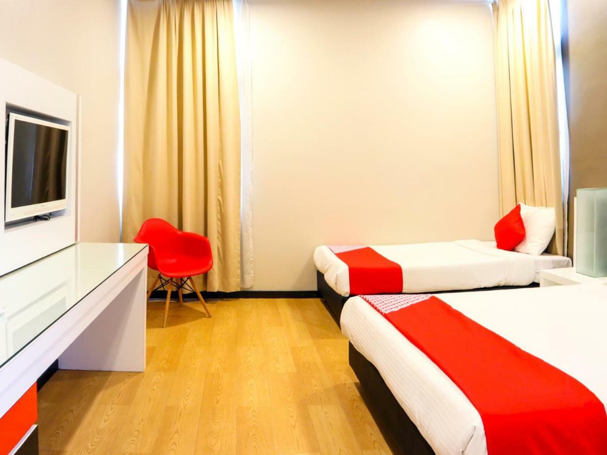 Oyo 232 The Suraya Hotel Kuantan Ngoại thất bức ảnh