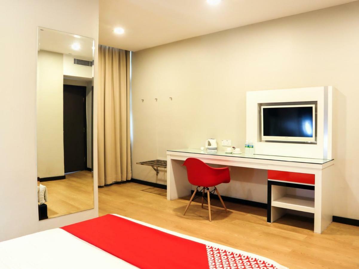 Oyo 232 The Suraya Hotel Kuantan Ngoại thất bức ảnh
