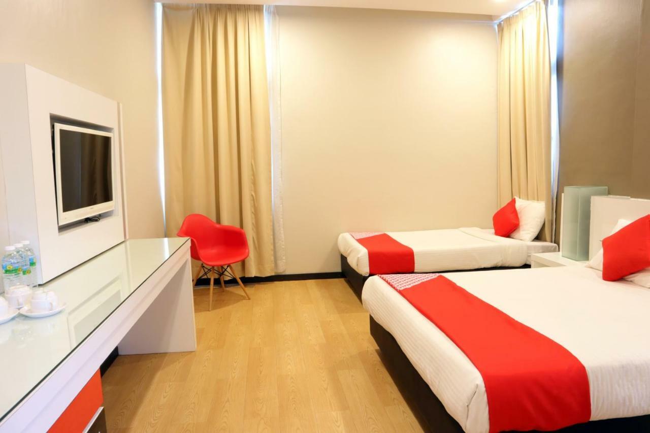 Oyo 232 The Suraya Hotel Kuantan Ngoại thất bức ảnh