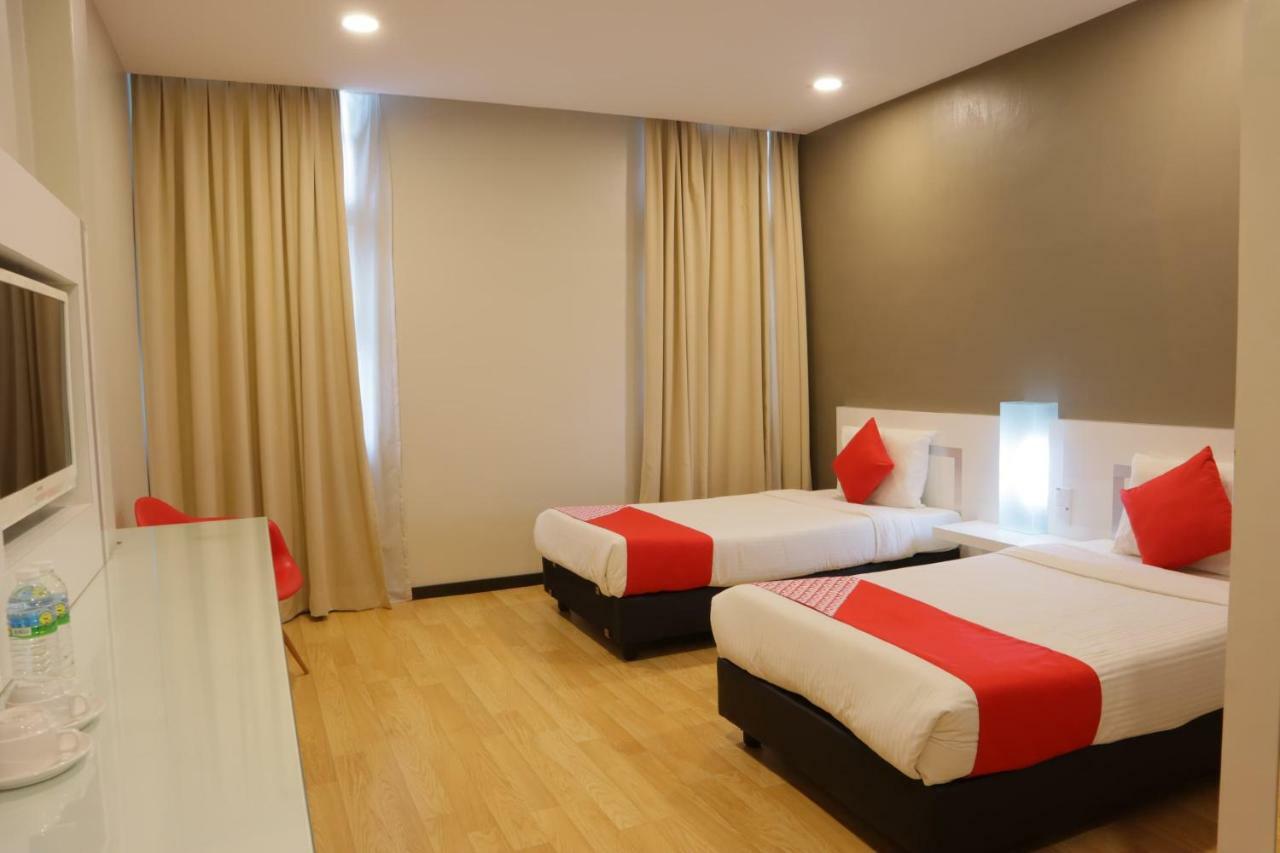 Oyo 232 The Suraya Hotel Kuantan Ngoại thất bức ảnh