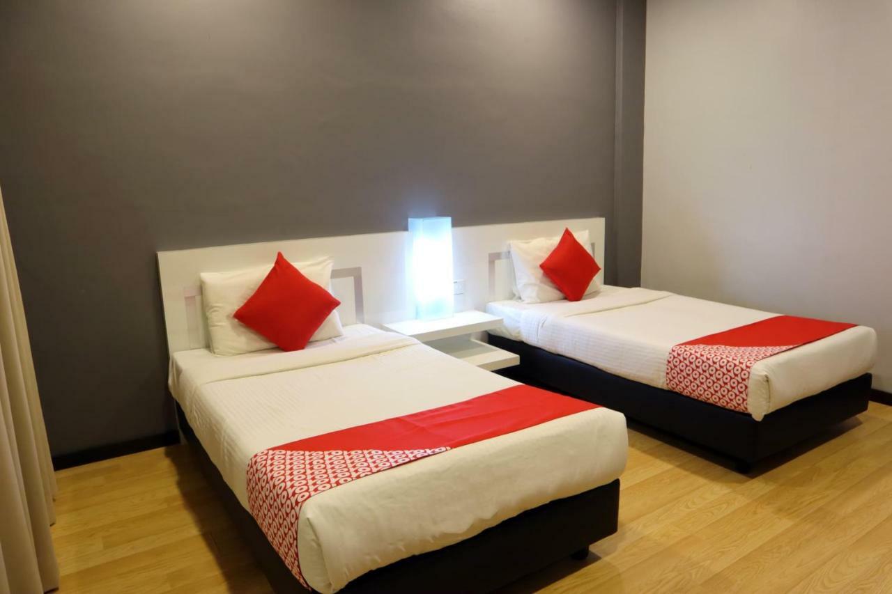 Oyo 232 The Suraya Hotel Kuantan Ngoại thất bức ảnh